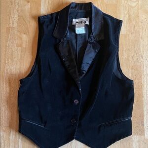 Women’s Classic Black Satin-Trim Velvet Vest Size 11/12